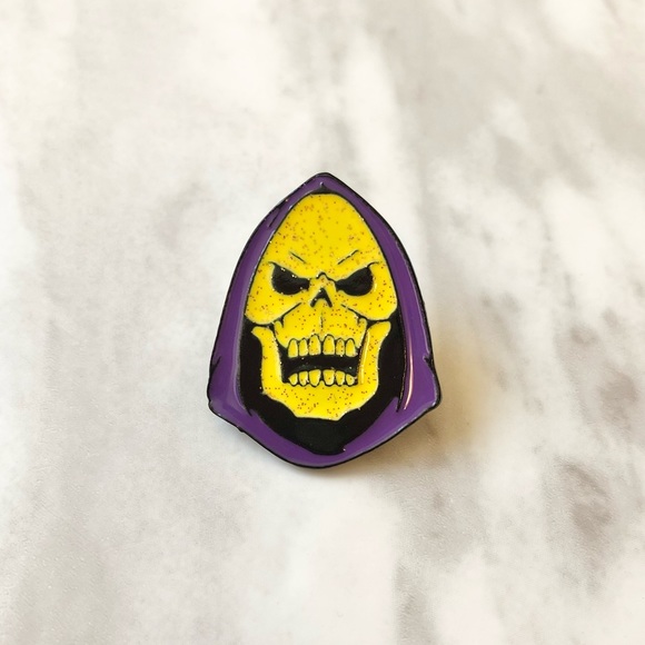 🎉 New Glitter Skeletor Skull Enamel Pin - Picture 2 of 7